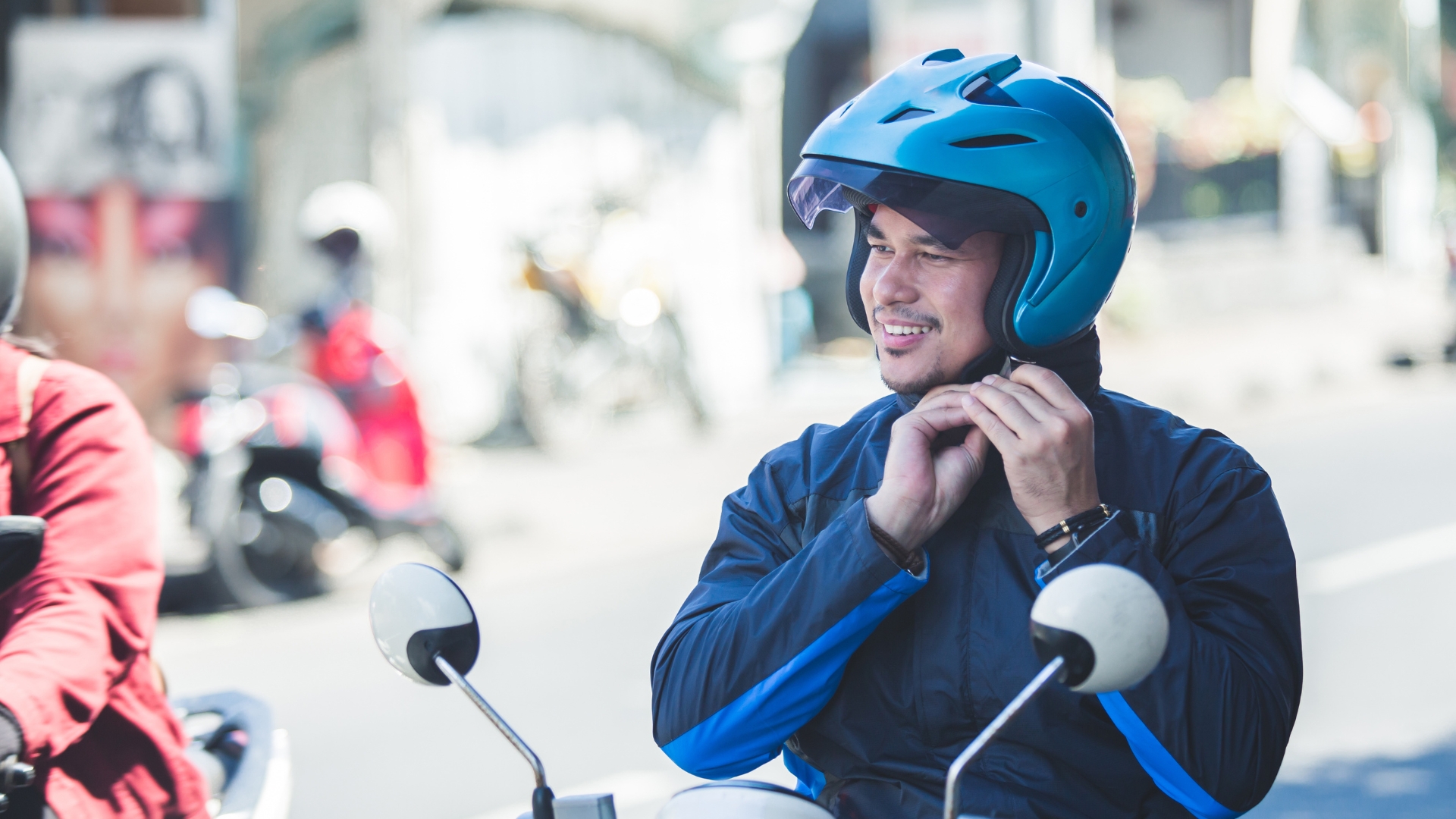 Ride_a_scooter_safely_in_tulum